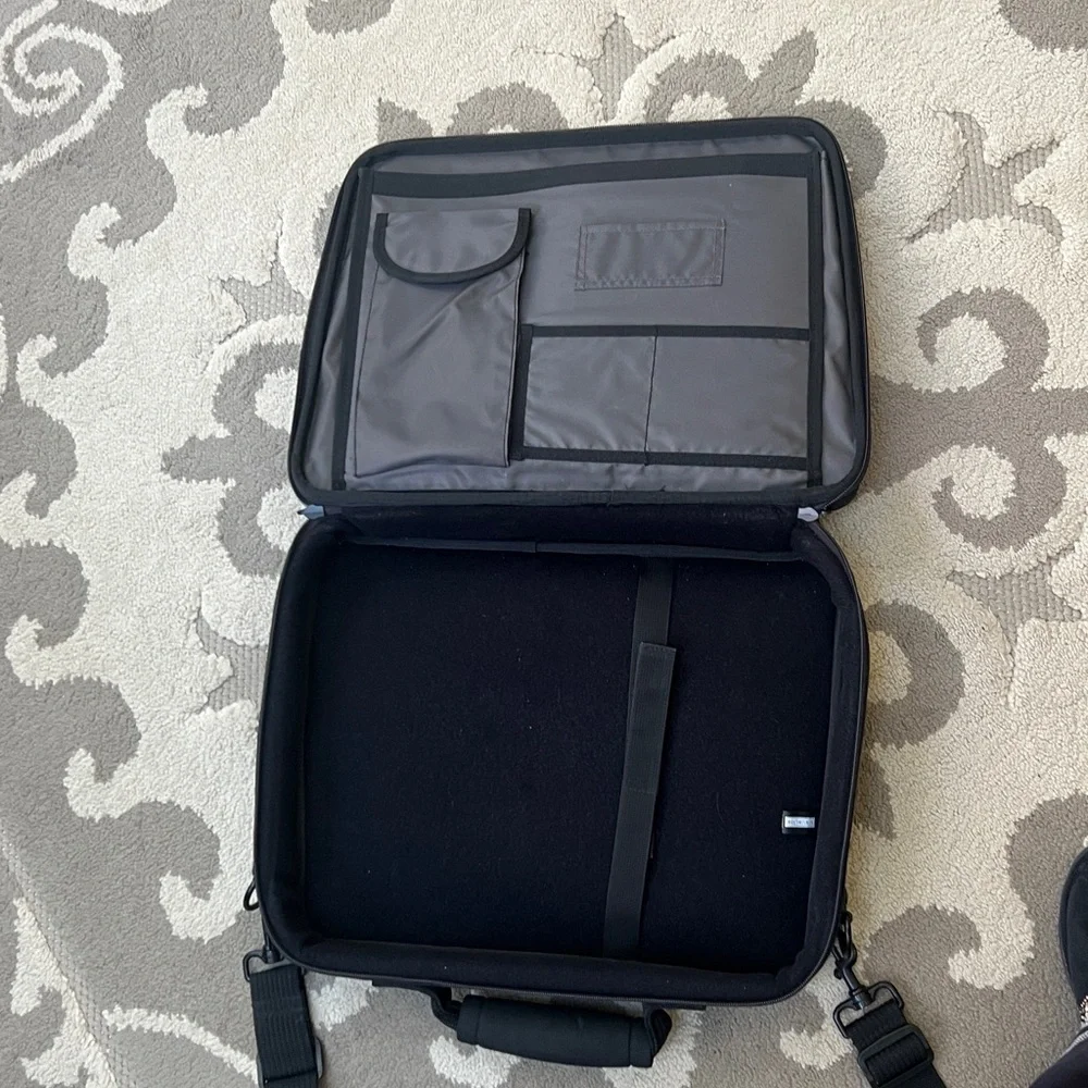 Kensington Surecheck Laptop Bag - Messenger Bag - Briefcase